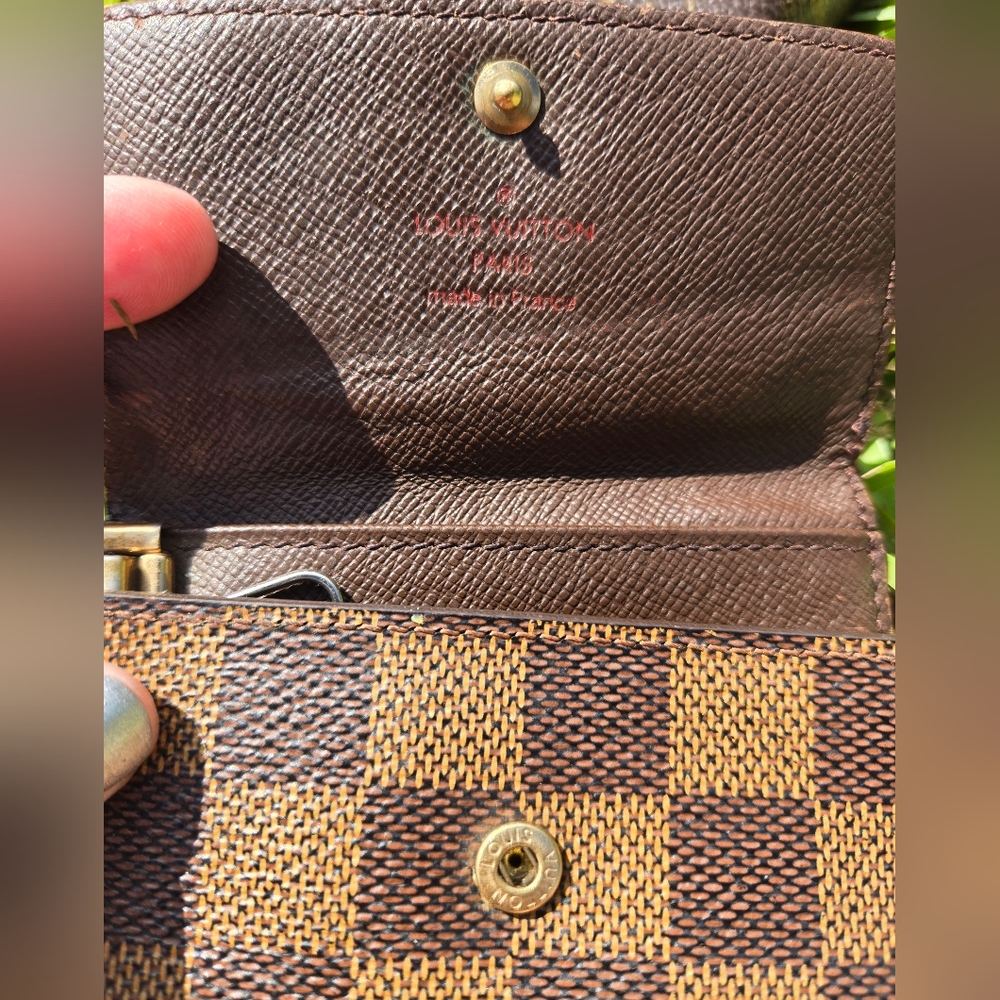 Louis Vuitton Wallet & Key Holder Bundle – Monogram & Damier – Vintage Pre-Loved - Picture 11 of 16